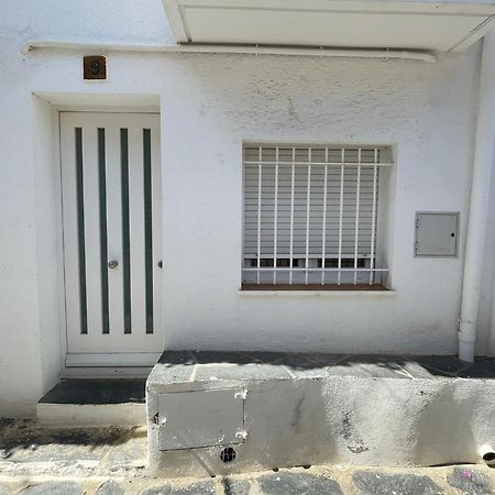 Villa TÒRTORA - Casa en el centro con vistas al mar Cadaqués Exterior foto