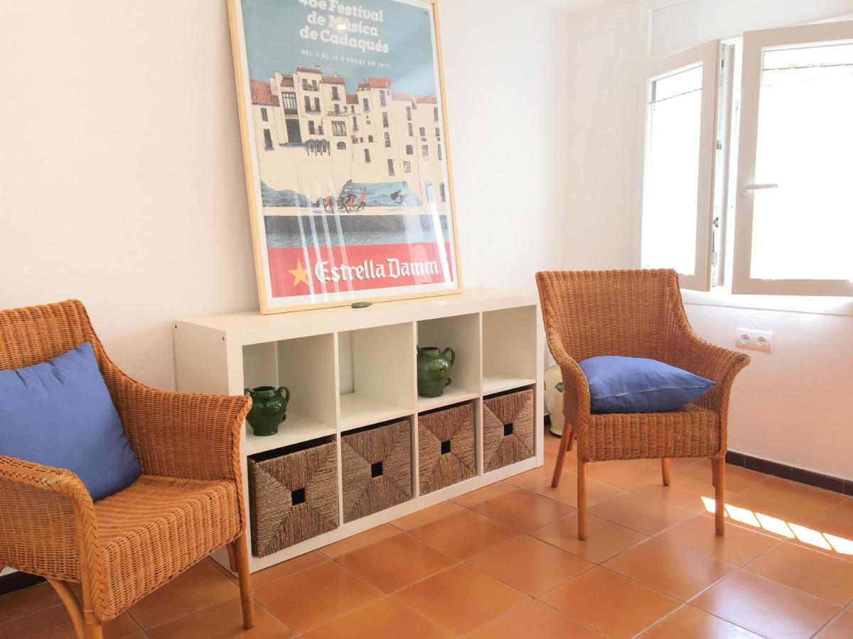 Villa TÒRTORA - Casa en el centro con vistas al mar Cadaqués Exterior foto