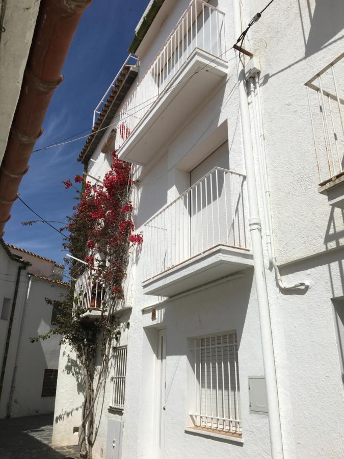Villa TÒRTORA - Casa en el centro con vistas al mar Cadaqués Exterior foto