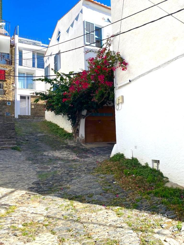 Villa TÒRTORA - Casa en el centro con vistas al mar Cadaqués Exterior foto